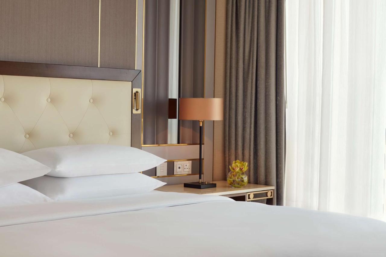 Grand Hyatt Al Khobar Hotel And Residences エクステリア 写真 A bedroom at the hotel